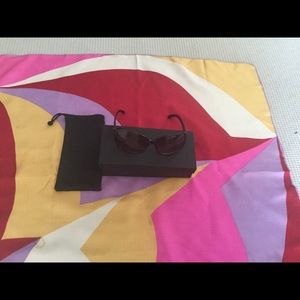 Women brown sunglasses